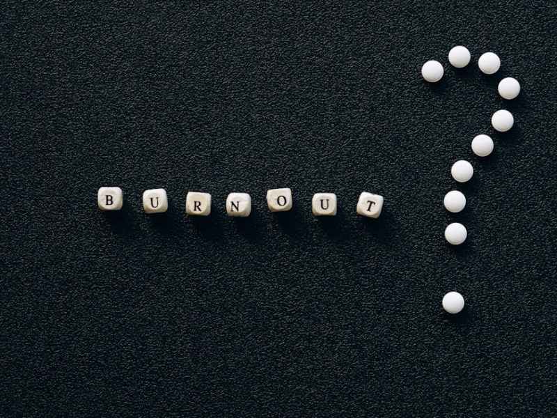 La Erosión Silenciosa: Una anatomía clínica del Síndrome de Burnout y estrategias para la&nbsp;Recuperación